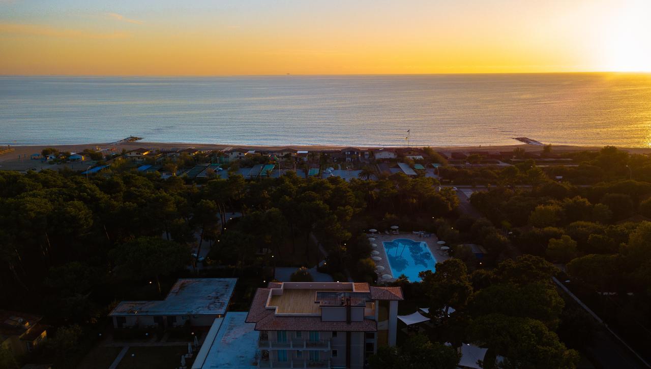 Hotel Villa Elsa Marina di Massa Kültér fotó