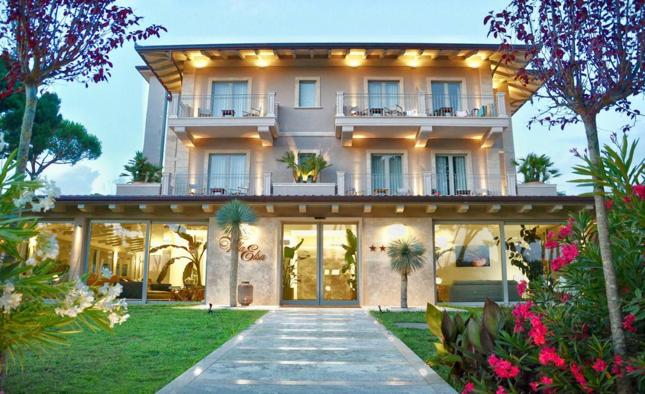 Hotel Villa Elsa Marina di Massa Kültér fotó